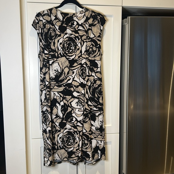 Dana Buchman Faux Wrap Floral Sleeveless V Neck Midi Dress in Brown Tan Cream - Picture 8 of 17